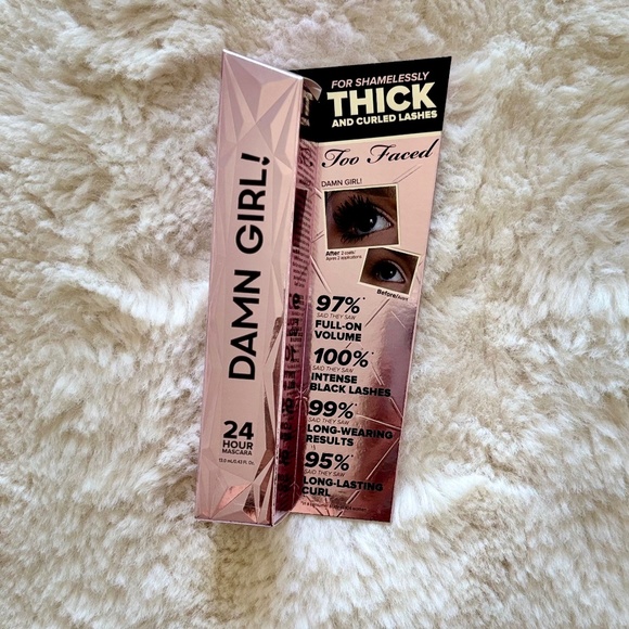 Too Faced  Damn Girl! 24-Hour Mascara (Black) - Picture 4 of 4